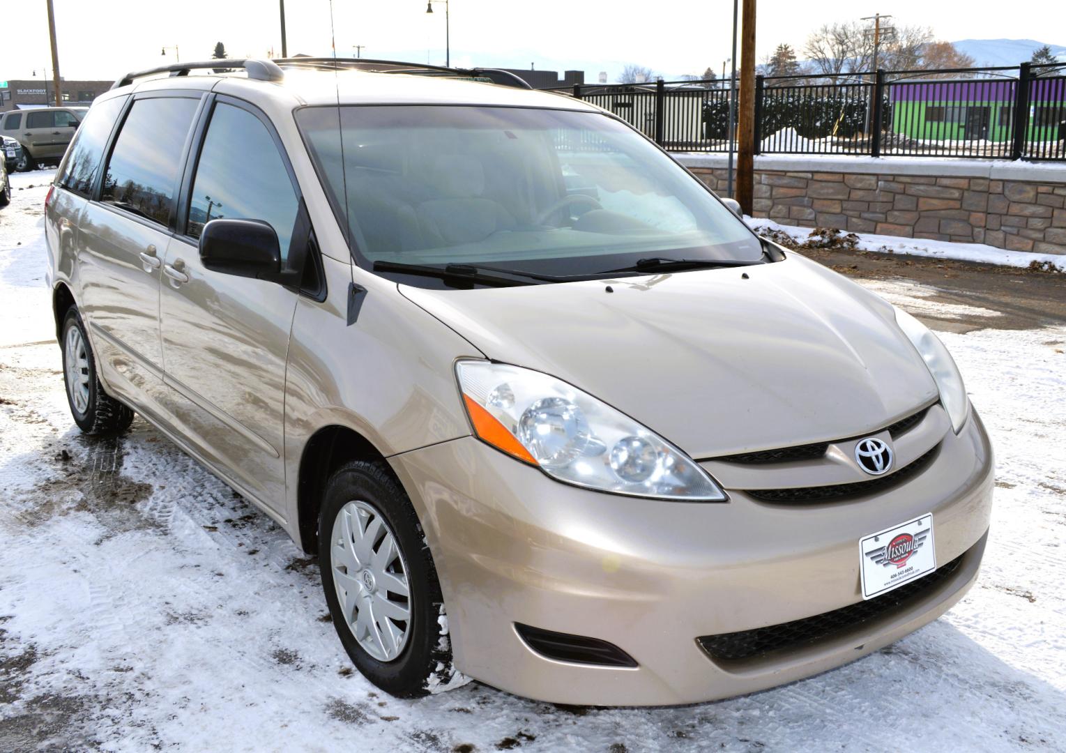 2008 Gold Toyota Sienna CE FWD 7-Passenger Seating (5TDZK23C18S) with an 3.5L V6 EFI DOHC 24V engine, 5-Speed Automatic Overdrive transmission, located at 450 N Russell, Missoula, MT, 59801, (406) 543-6600, 46.874496, -114.017433 - Great running 7 Passenger Van. Air Conditioning. Power Windows and Locks. One of the Sliding Doors is Powered. Dash is a little rough. - Photo#1