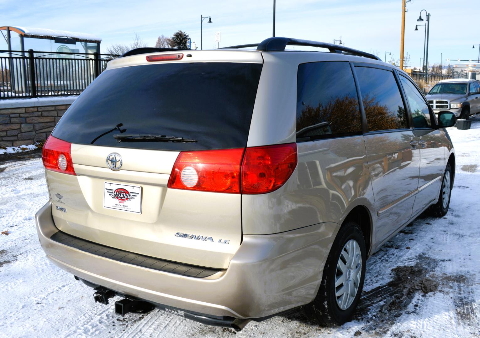 2008 Gold Toyota Sienna CE FWD 7-Passenger Seating (5TDZK23C18S) with an 3.5L V6 EFI DOHC 24V engine, 5-Speed Automatic Overdrive transmission, located at 450 N Russell, Missoula, MT, 59801, (406) 543-6600, 46.874496, -114.017433 - Great running 7 Passenger Van. Air Conditioning. Power Windows and Locks. One of the Sliding Doors is Powered. Dash is a little rough. - Photo#2