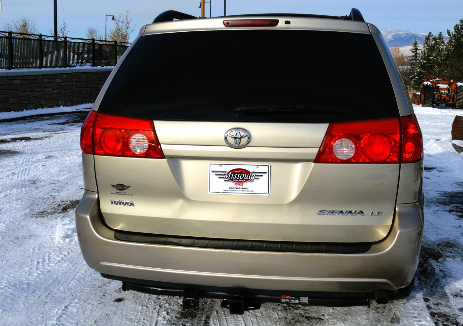 2008 Gold Toyota Sienna CE FWD 7-Passenger Seating (5TDZK23C18S) with an 3.5L V6 EFI DOHC 24V engine, 5-Speed Automatic Overdrive transmission, located at 450 N Russell, Missoula, MT, 59801, (406) 543-6600, 46.874496, -114.017433 - Great running 7 Passenger Van. Air Conditioning. Power Windows and Locks. One of the Sliding Doors is Powered. Dash is a little rough. - Photo#3