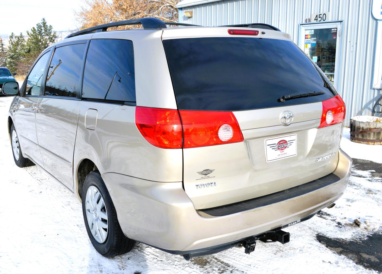 2008 Gold Toyota Sienna CE FWD 7-Passenger Seating (5TDZK23C18S) with an 3.5L V6 EFI DOHC 24V engine, 5-Speed Automatic Overdrive transmission, located at 450 N Russell, Missoula, MT, 59801, (406) 543-6600, 46.874496, -114.017433 - Great running 7 Passenger Van. Air Conditioning. Power Windows and Locks. One of the Sliding Doors is Powered. Dash is a little rough. - Photo#5