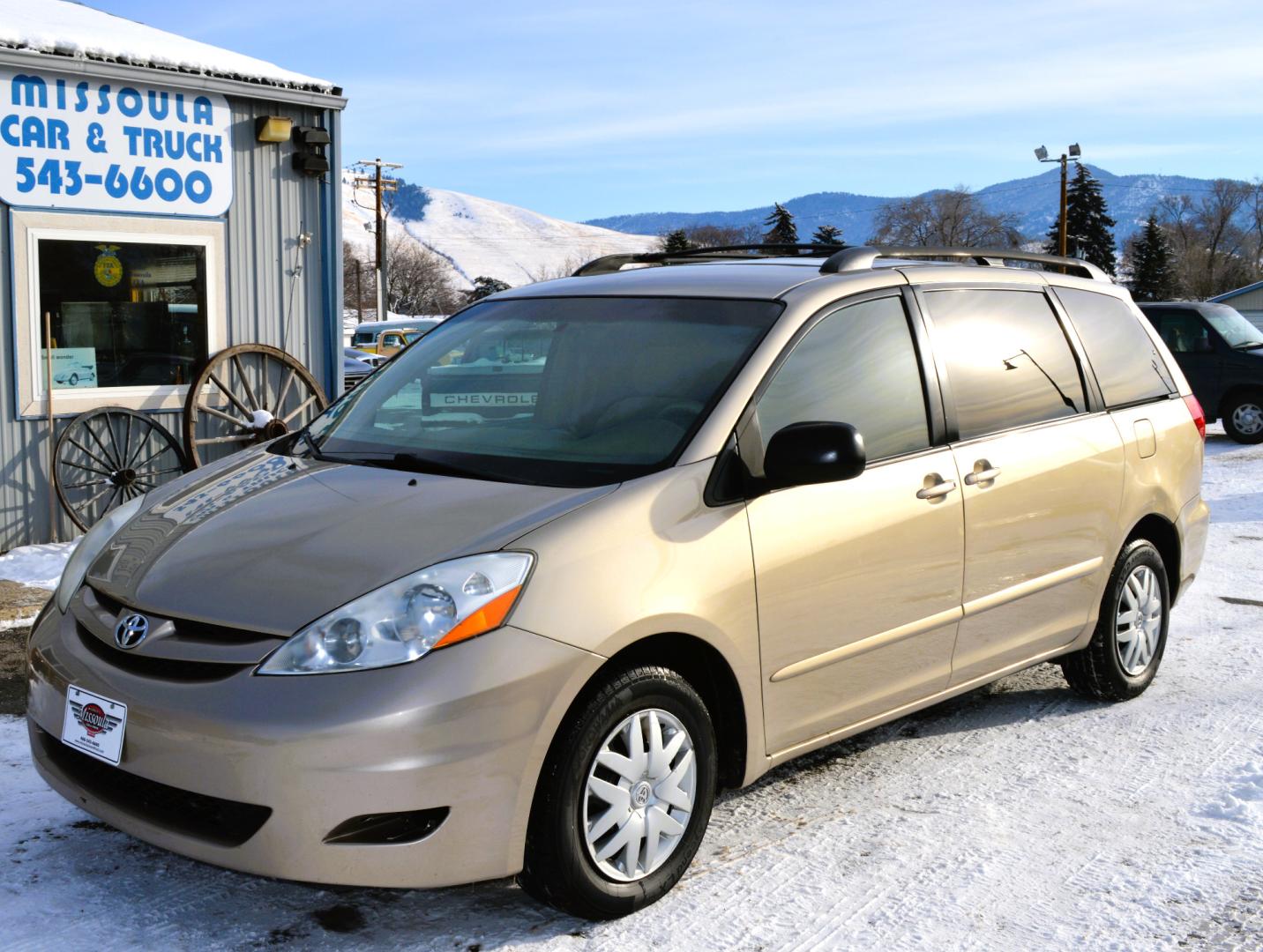 2008 Gold Toyota Sienna CE FWD 7-Passenger Seating (5TDZK23C18S) with an 3.5L V6 EFI DOHC 24V engine, 5-Speed Automatic Overdrive transmission, located at 450 N Russell, Missoula, MT, 59801, (406) 543-6600, 46.874496, -114.017433 - Great running 7 Passenger Van. Air Conditioning. Power Windows and Locks. One of the Sliding Doors is Powered. Dash is a little rough. - Photo#7