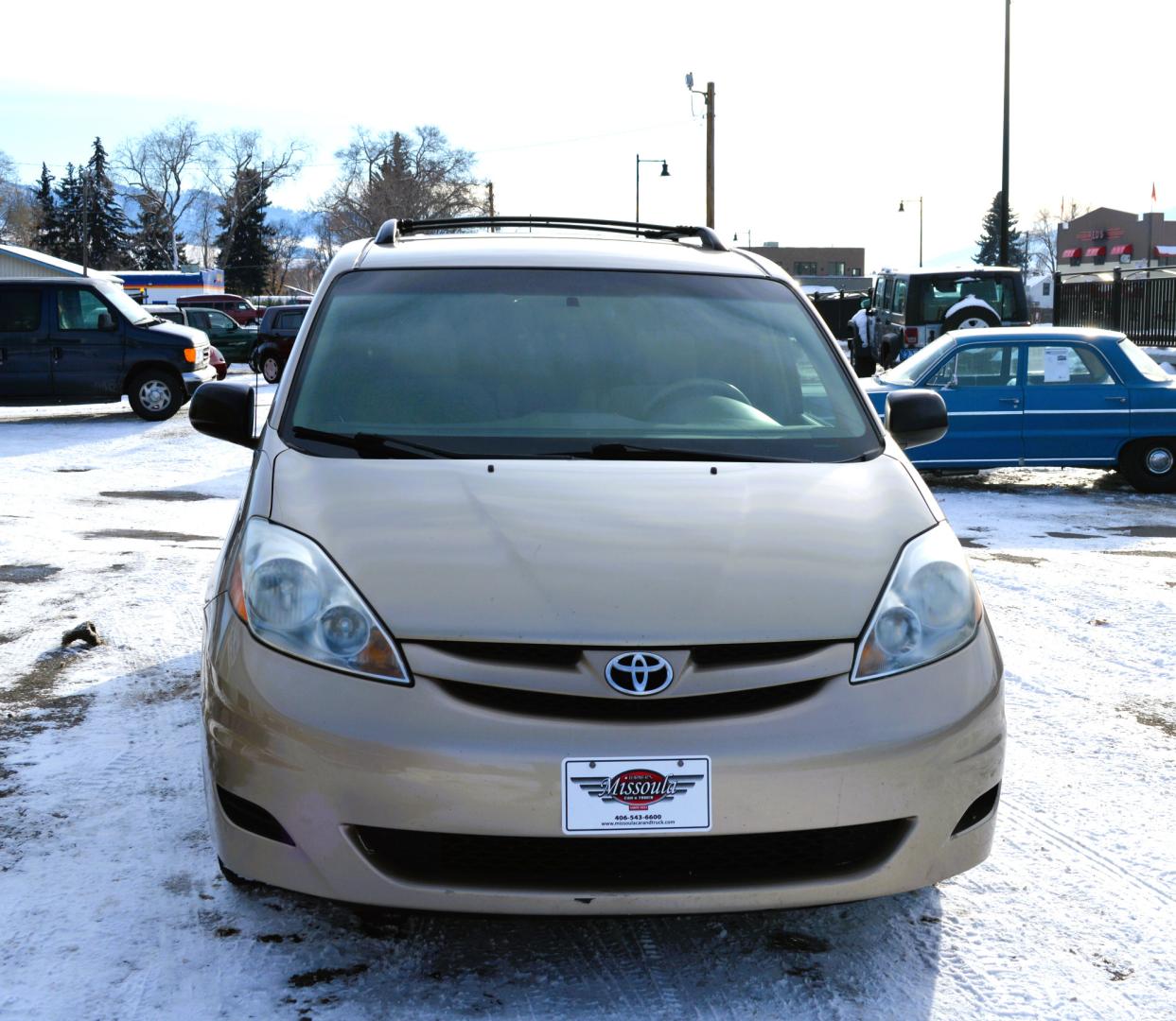 2008 Gold Toyota Sienna CE FWD 7-Passenger Seating (5TDZK23C18S) with an 3.5L V6 EFI DOHC 24V engine, 5-Speed Automatic Overdrive transmission, located at 450 N Russell, Missoula, MT, 59801, (406) 543-6600, 46.874496, -114.017433 - Great running 7 Passenger Van. Air Conditioning. Power Windows and Locks. One of the Sliding Doors is Powered. Dash is a little rough. - Photo#8