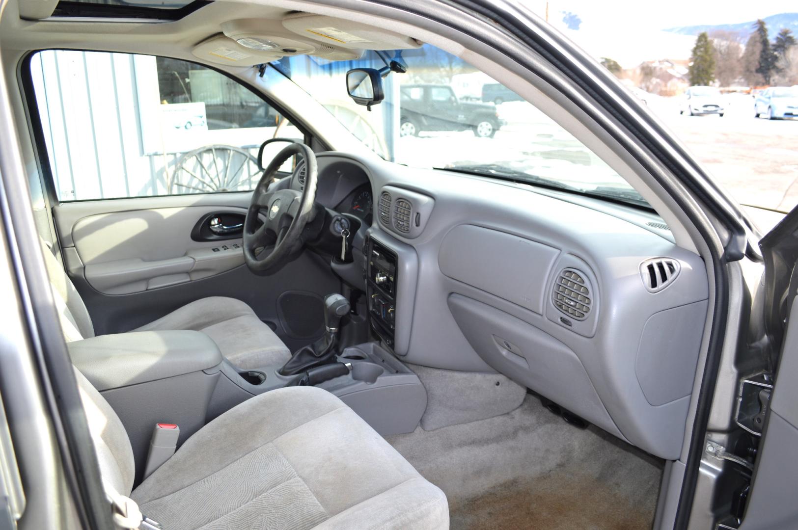 2006 Pewter Chevrolet TrailBlazer LS 4WD (1GNDT13S662) with an 4.2L L6 DOHC 24V engine, 4-Speed Automatic Overdrive transmission, located at 450 N Russell, Missoula, MT, 59801, (406) 543-6600, 46.874496, -114.017433 - Great Running SUV. Automatic Transmission. Power Sunroof. Air Conditioning. Power Windows. Cruise. Tilt. AM/FM CD. - Photo#12