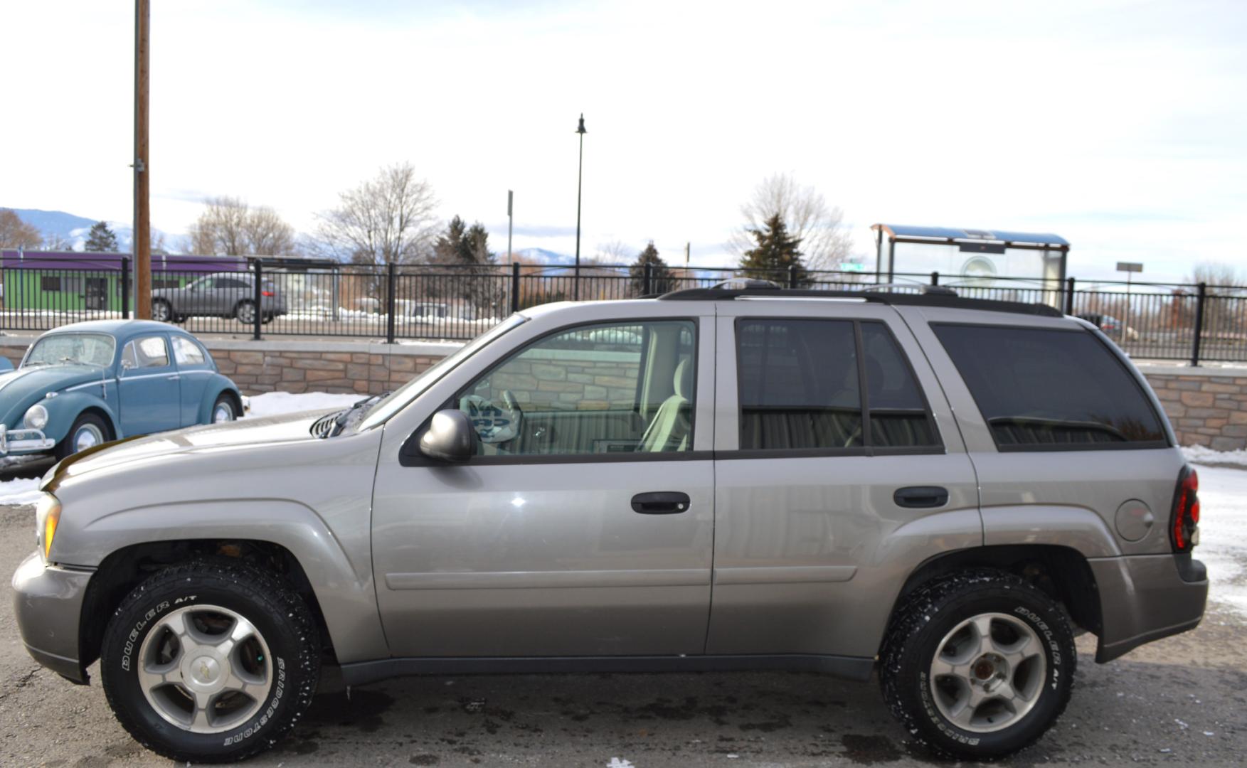 2006 Pewter Chevrolet TrailBlazer LS 4WD (1GNDT13S662) with an 4.2L L6 DOHC 24V engine, 4-Speed Automatic Overdrive transmission, located at 450 N Russell, Missoula, MT, 59801, (406) 543-6600, 46.874496, -114.017433 - Great Running SUV. Automatic Transmission. Power Sunroof. Air Conditioning. Power Windows. Cruise. Tilt. AM/FM CD. - Photo#4