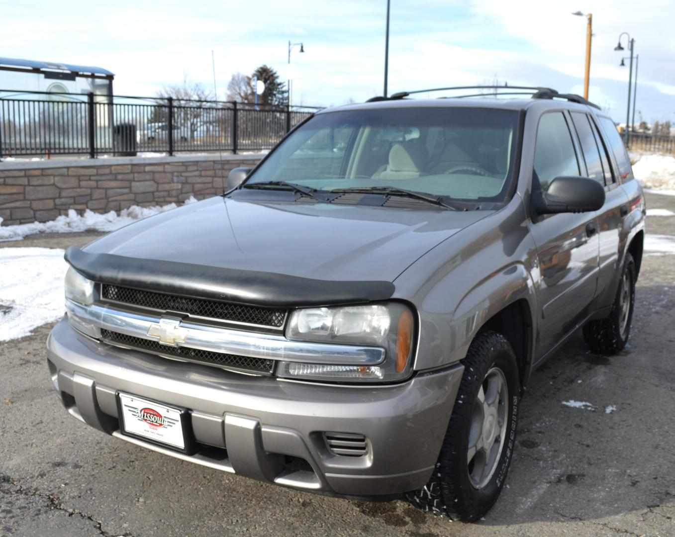 2006 Pewter Chevrolet TrailBlazer LS 4WD (1GNDT13S662) with an 4.2L L6 DOHC 24V engine, 4-Speed Automatic Overdrive transmission, located at 450 N Russell, Missoula, MT, 59801, (406) 543-6600, 46.874496, -114.017433 - Great Running SUV. Automatic Transmission. Power Sunroof. Air Conditioning. Power Windows. Cruise. Tilt. AM/FM CD. - Photo#5