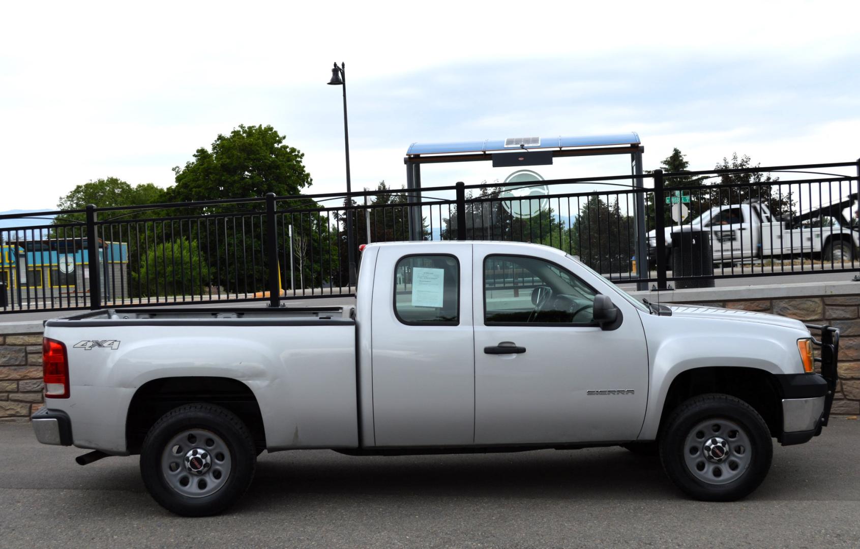 2010 Silver /Black GMC Sierra 1500 Work Truck Ext. Cab 4WD (1GTSKTE38AZ) with an 5.3L V8 OHV 16V FFV engine, 4-Speed Automatic transmission, located at 450 N Russell, Missoula, MT, 59801, (406) 543-6600, 46.874496, -114.017433 - Runs Great! 4 Wheel Drive. Extra Cab. Automatic Transmission. Air conditioning. Cruise Control. Power Windows. Towing Package. - Photo#0