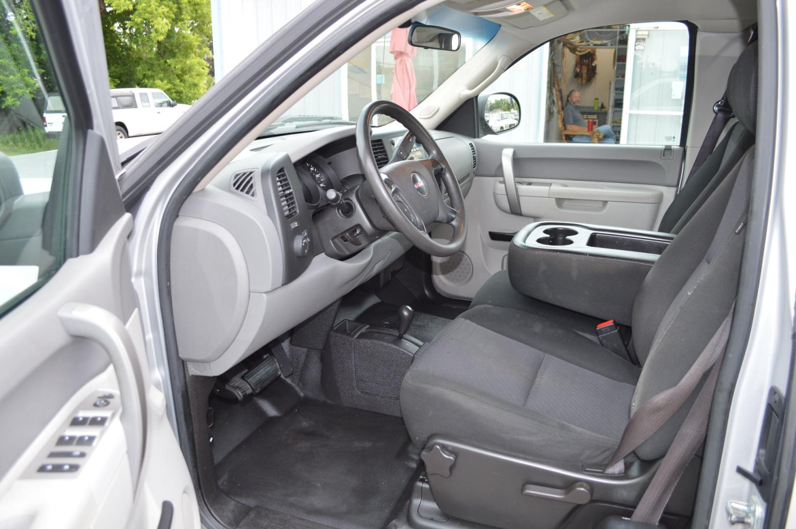 2010 Silver /Black GMC Sierra 1500 Work Truck Ext. Cab 4WD (1GTSKTE38AZ) with an 5.3L V8 OHV 16V FFV engine, 4-Speed Automatic transmission, located at 450 N Russell, Missoula, MT, 59801, (406) 543-6600, 46.874496, -114.017433 - Runs Great! 4 Wheel Drive. Extra Cab. Automatic Transmission. Air conditioning. Cruise Control. Power Windows. Towing Package. - Photo#12