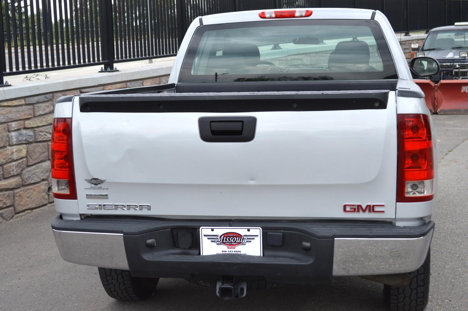 2010 Silver /Black GMC Sierra 1500 Work Truck Ext. Cab 4WD (1GTSKTE38AZ) with an 5.3L V8 OHV 16V FFV engine, 4-Speed Automatic transmission, located at 450 N Russell, Missoula, MT, 59801, (406) 543-6600, 46.874496, -114.017433 - Runs Great! 4 Wheel Drive. Extra Cab. Automatic Transmission. Air conditioning. Cruise Control. Power Windows. Towing Package. - Photo#4