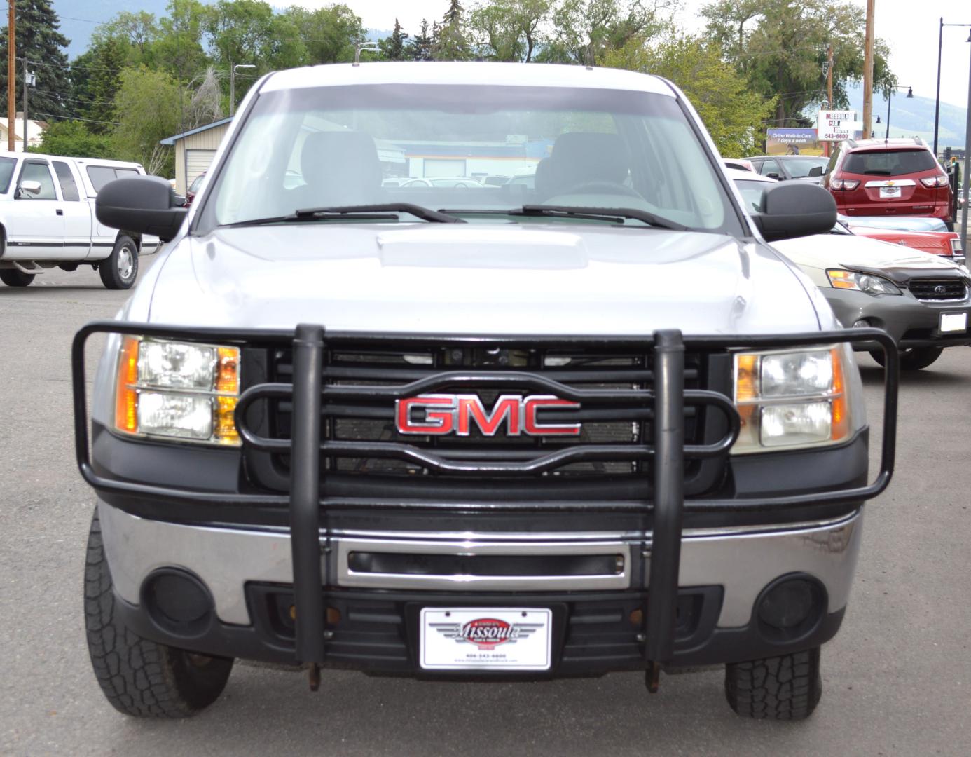 2010 Silver /Black GMC Sierra 1500 Work Truck Ext. Cab 4WD (1GTSKTE38AZ) with an 5.3L V8 OHV 16V FFV engine, 4-Speed Automatic transmission, located at 450 N Russell, Missoula, MT, 59801, (406) 543-6600, 46.874496, -114.017433 - Runs Great! 4 Wheel Drive. Extra Cab. Automatic Transmission. Air conditioning. Cruise Control. Power Windows. Towing Package. - Photo#5