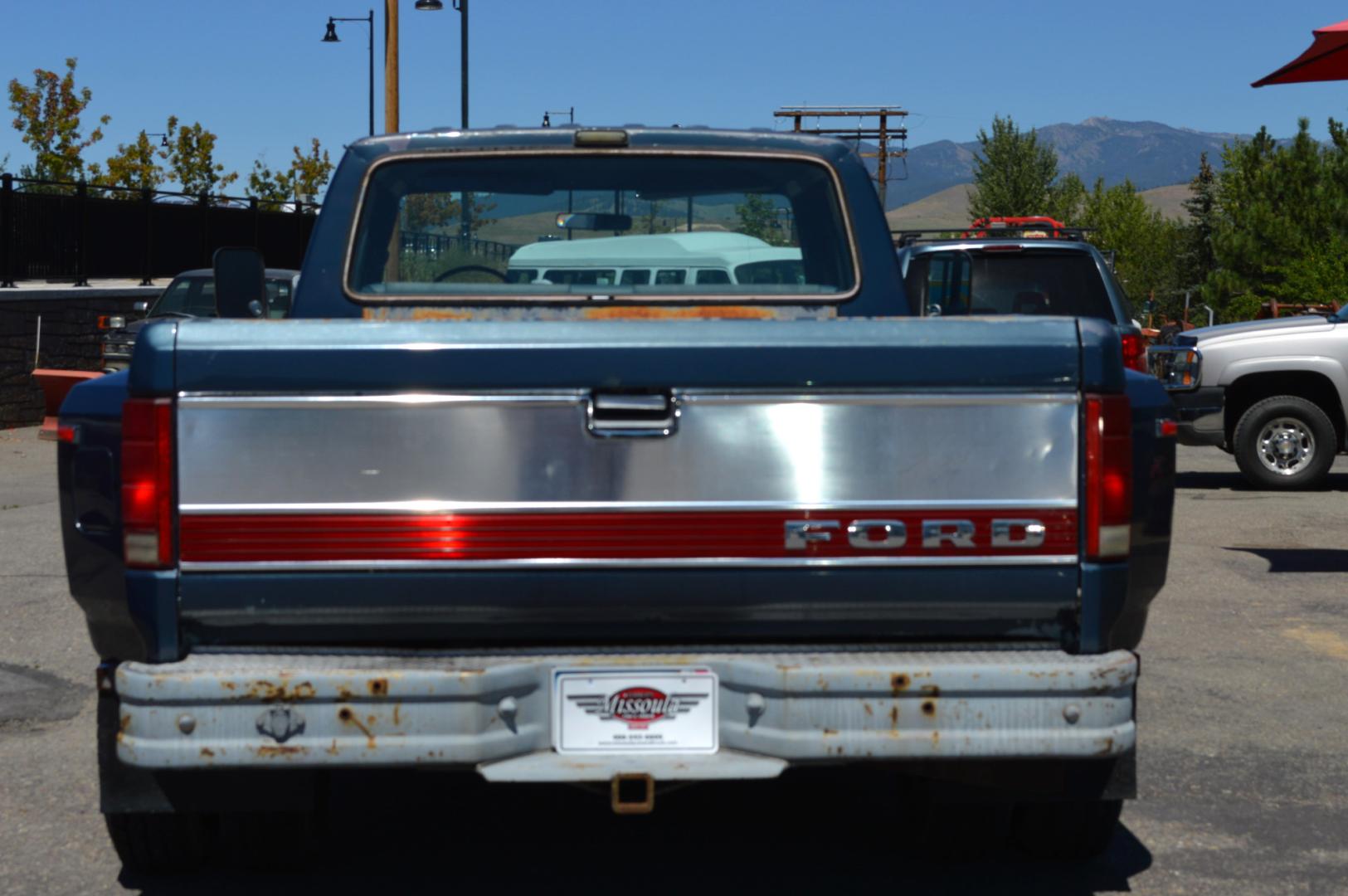 1986 Blue /Blue Ford F-350 Base (2FTJW35LXGC) with an 7.5L V8 OHV 16V engine, Automatic transmission, located at 450 N Russell, Missoula, MT, 59801, (406) 543-6600, 46.874496, -114.017433 - 1 Ton Dually Long Box CrewCab. Rear Wheel Drive. 7.5 Liter V8. Automatic Transmission. 43K Original Miles. Interior is close to Perfect. Clear Coat is pealing some. This vehicle is more then 20 years old and is not eligible for lending through our finance companies. - Photo#7