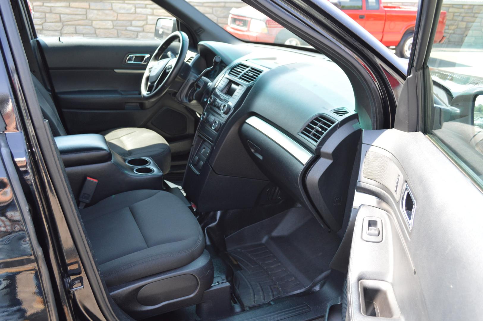 2016 Black Ford Explorer Police 4WD (1FM5K8AR7GG) with an 3.7L V6 DOHC 24V engine, 6-Speed Automatic transmission, located at 450 N Russell, Missoula, MT, 59801, (406) 543-6600, 46.874496, -114.017433 - AWD Former Law Enforcement SUV. Tons of Power. Automatic. Air. Cruise. Tilt. Power Windows. Power Drivers Seat. AM FM CD. Bluetooth - Photo#9