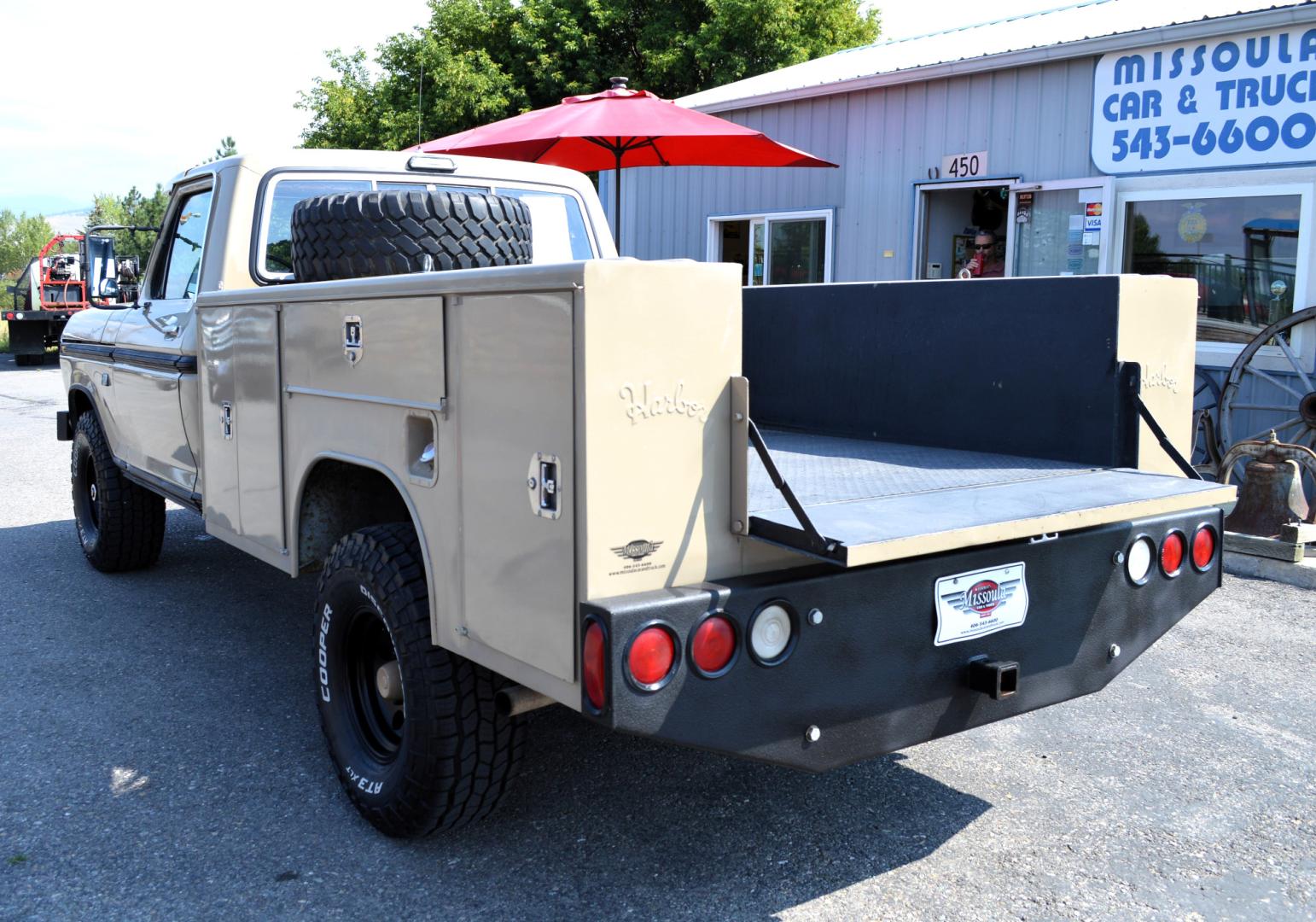 1975 Tan Ford F-100 F100 Ranger XLT (F11YRW21236) with an 390 engine, Automatic transmission, located at 450 N Russell, Missoula, MT, 59801, (406) 543-6600, 46.874496, -114.017433 - Such a Nice Truck. 13,000 Lb Winch. Utility Box. External Fuel Tank. Custom Headliner. AM FM CD Player. 460 Engine. Automatic Transmission. Warn Hubs. - Photo#9