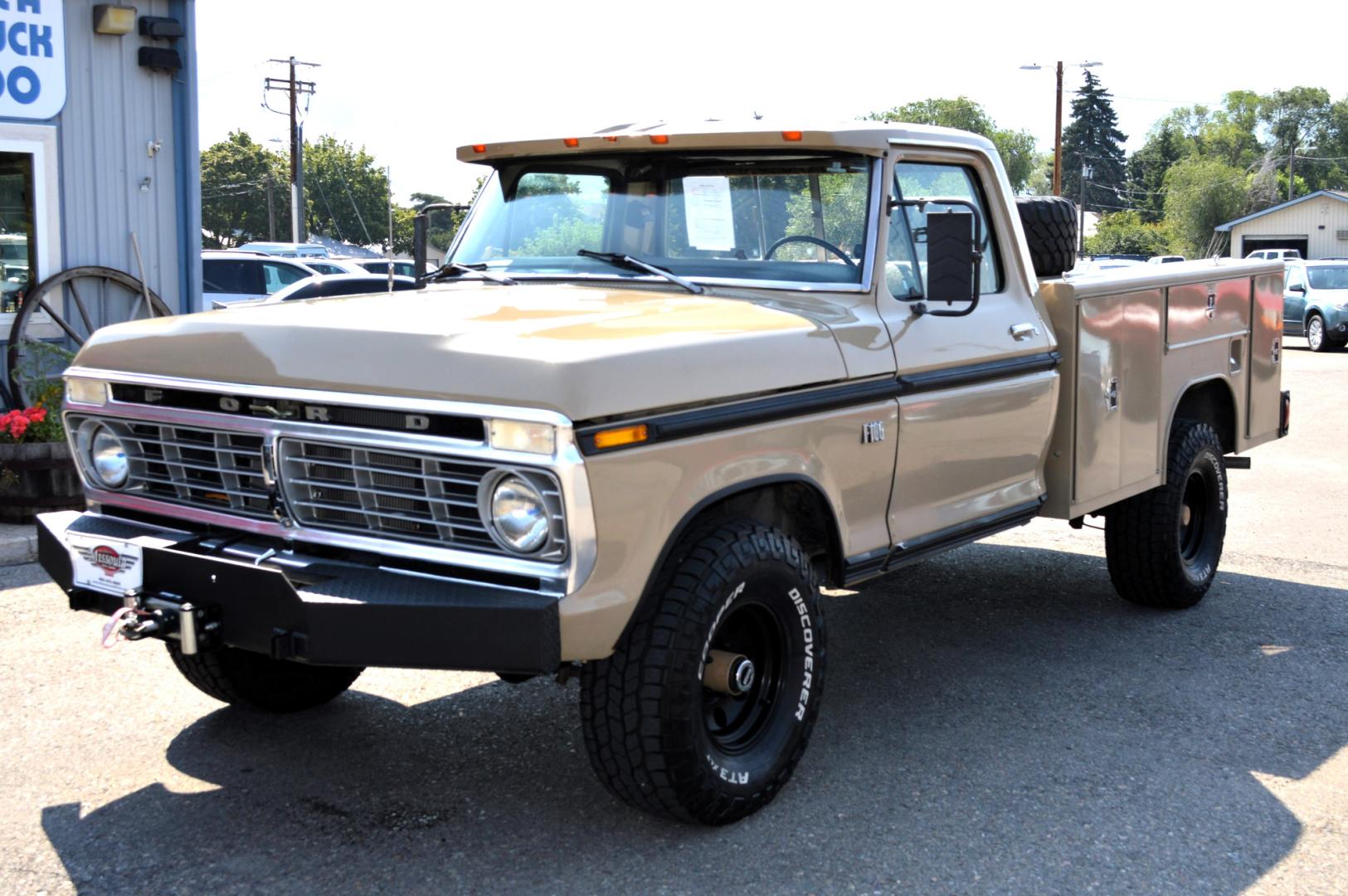 1975 Tan Ford F-100 F100 Ranger XLT (F11YRW21236) with an 390 engine, Automatic transmission, located at 450 N Russell, Missoula, MT, 59801, (406) 543-6600, 46.874496, -114.017433 - Such a Nice Truck. 13,000 Lb Winch. Utility Box. External Fuel Tank. Custom Headliner. AM FM CD Player. 460 Engine. Automatic Transmission. Warn Hubs. - Photo#1