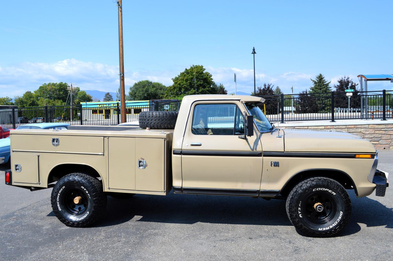 1975 Tan Ford F-100 F100 Ranger XLT (F11YRW21236) with an 390 engine, Automatic transmission, located at 450 N Russell, Missoula, MT, 59801, (406) 543-6600, 46.874496, -114.017433 - Such a Nice Truck. 13,000 Lb Winch. Utility Box. External Fuel Tank. Custom Headliner. AM FM CD Player. 460 Engine. Automatic Transmission. Warn Hubs. - Photo#4