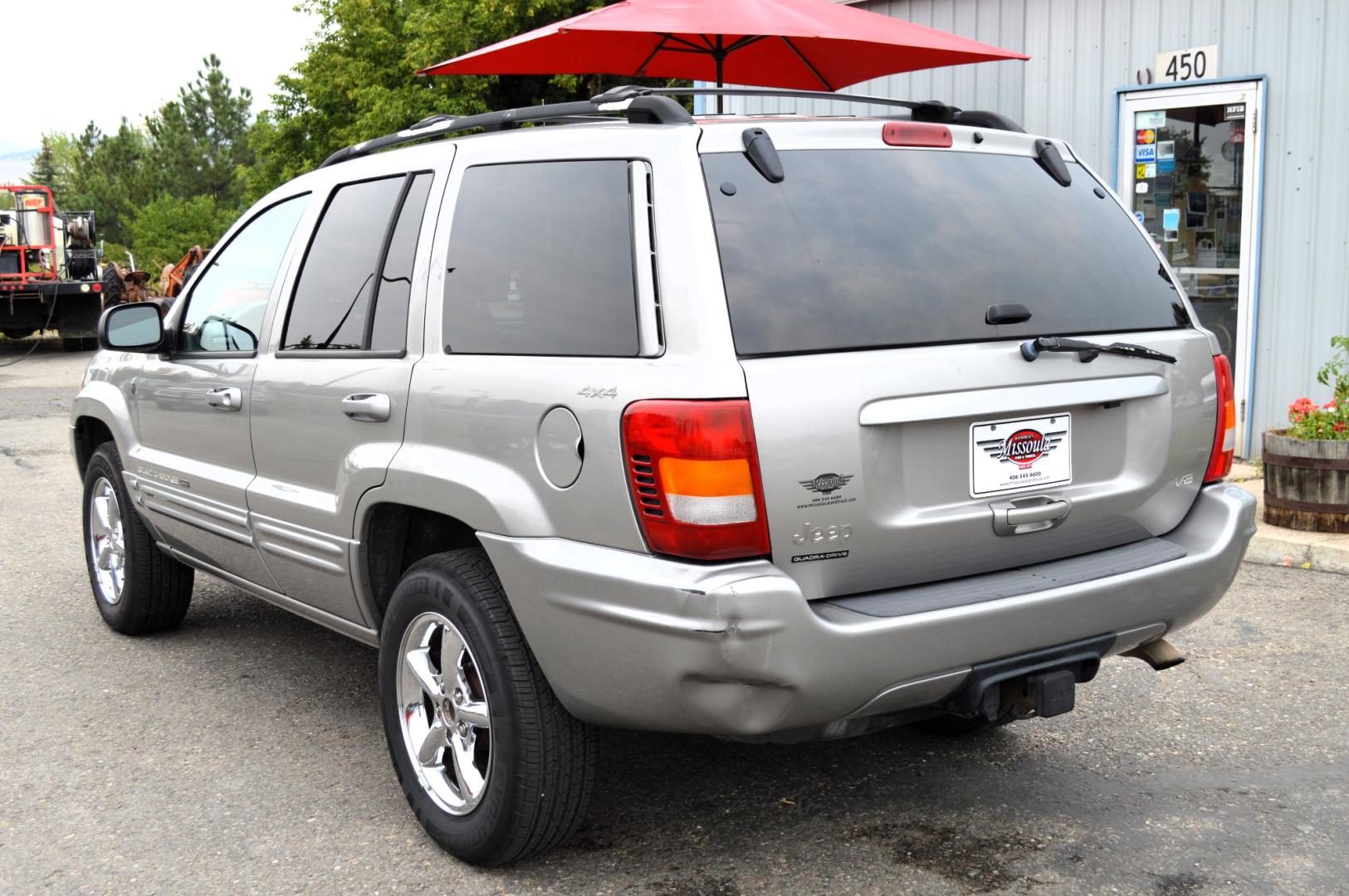 2001 Silver Jeep Grand Cherokee Limited 4WD (1J4GW58N71C) with an 4.7L V8 SOHC 16V engine, Automatic transmission, located at 450 N Russell, Missoula, MT, 59801, (406) 543-6600, 46.874496, -114.017433 - Nice SUV. 60th Anniversary Edition. Automatic Transmission. Power Sunroof. Air. Cruise. Tilt. Power Windows and Locks. Power Leather Seats. Heated Seats. This vehicle is more then 20 years old and is not eligible for lending through our finance companies. - Photo#7