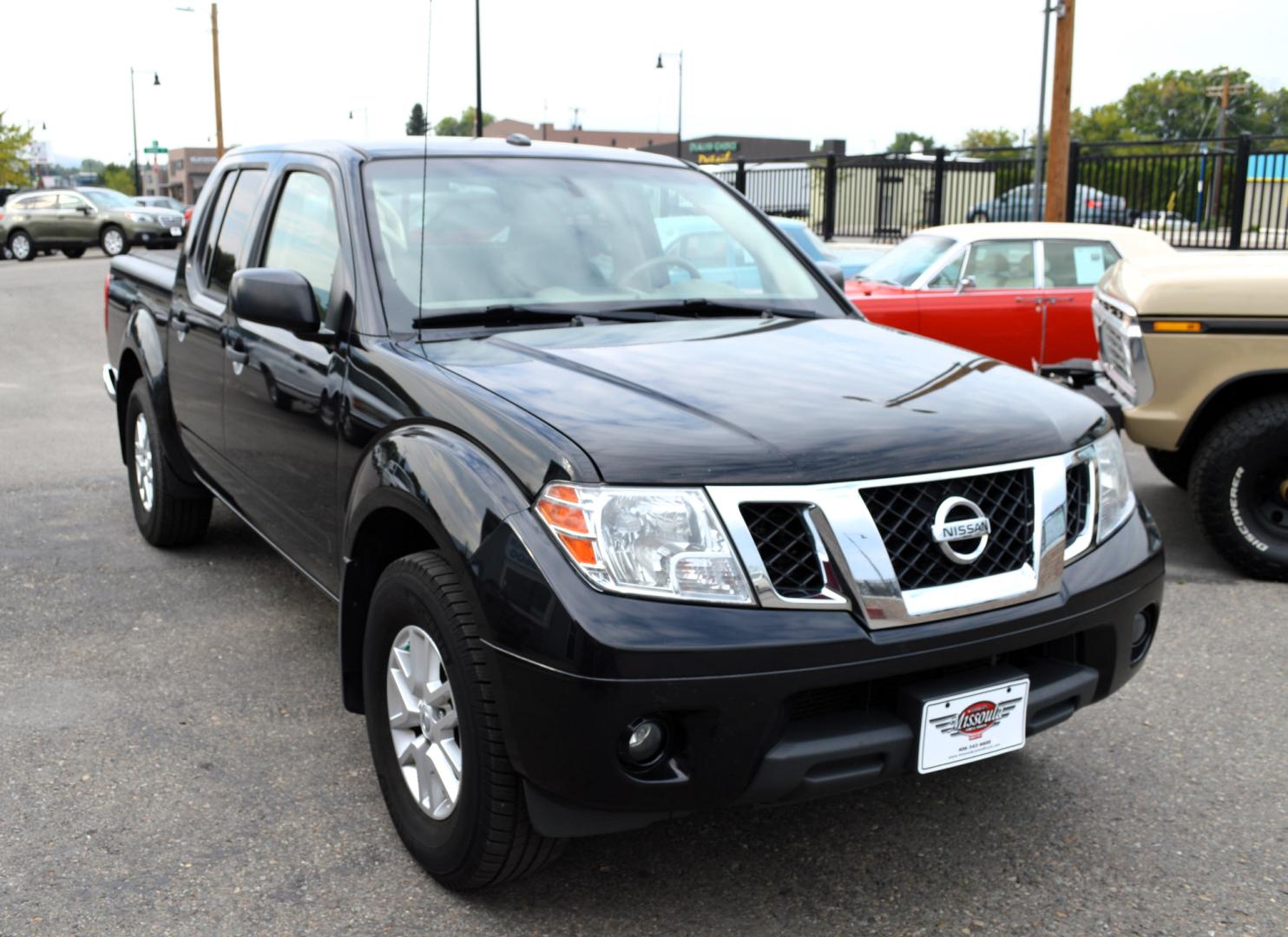 2017 Black /Tan Nissan Frontier SL Crew Cab 5AT 2WD (1N6AD0ER4HN) with an 4.0L V6 DOHC 24V engine, 5A transmission, located at 450 N Russell, Missoula, MT, 59801, (406) 543-6600, 46.874496, -114.017433 - Photo#2