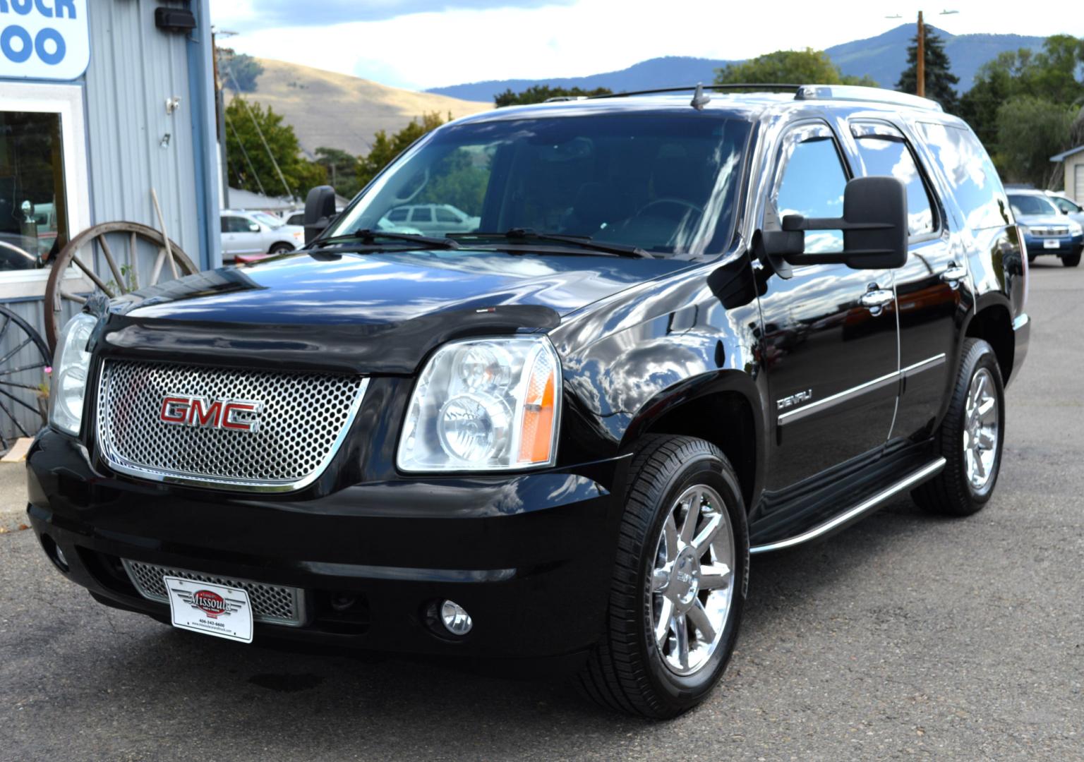 2013 Black /Black GMC Yukon Denali 4WD (1GKS2EEF6DR) with an 6.2L V8 OHV 16V engine, 6-Speed Automatic transmission, located at 450 N Russell, Missoula, MT, 59801, (406) 543-6600, 46.874496, -114.017433 - Excellent Condition SUV. Leather Heated Power Seats. Rear Bucket Seats. 3rd Row Seating. Power Sunroof. Rear Entertainment. Rear Climate Control. Like New Michelin Tires - Photo#4