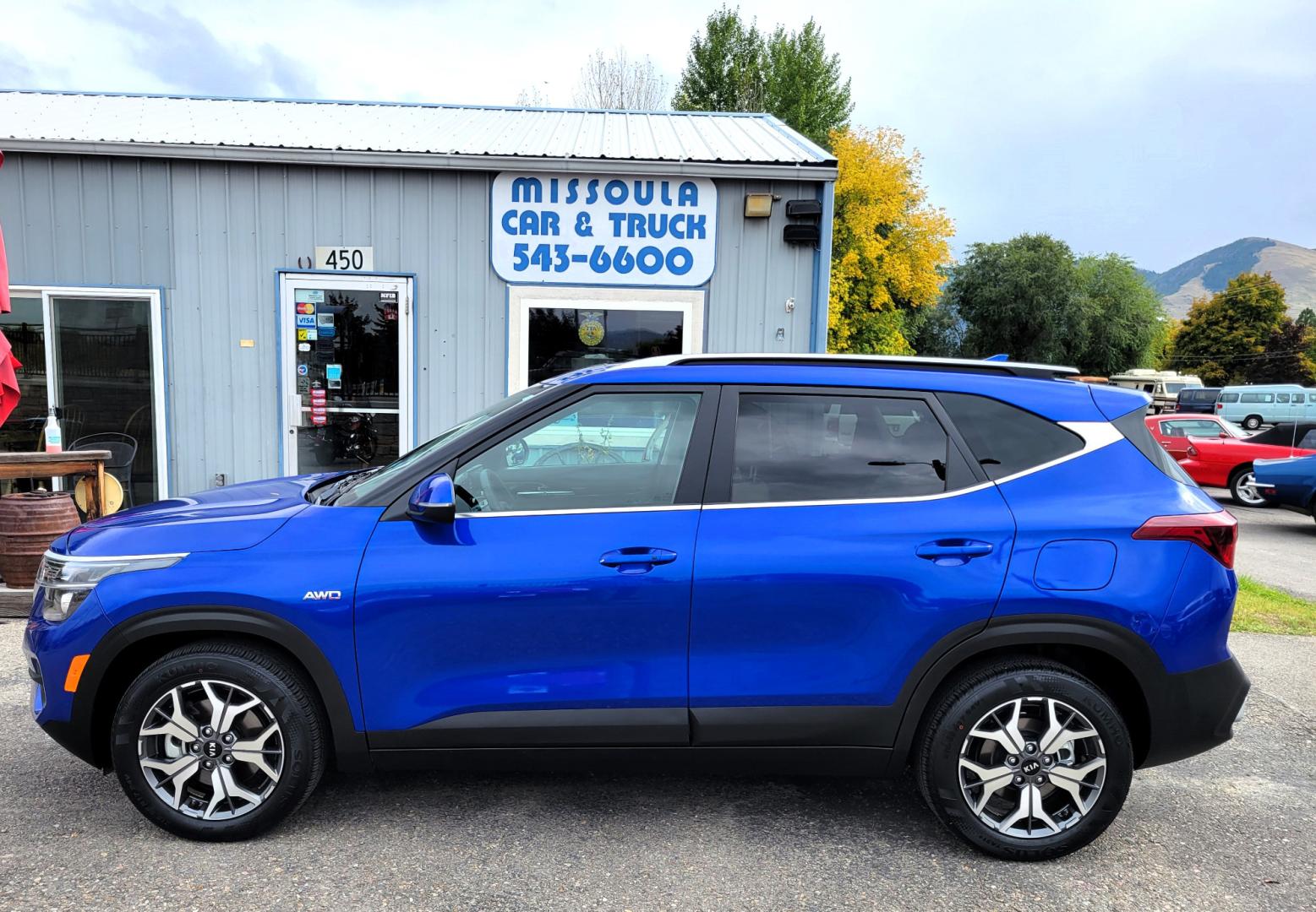 2021 Blue /White Kia Seltos EX (KNDERCAAXM7) with an 2.0L L4 DOHC 16V engine, CVT transmission, located at 450 N Russell, Missoula, MT, 59801, (406) 543-6600, 46.874496, -114.017433 - Photo#0