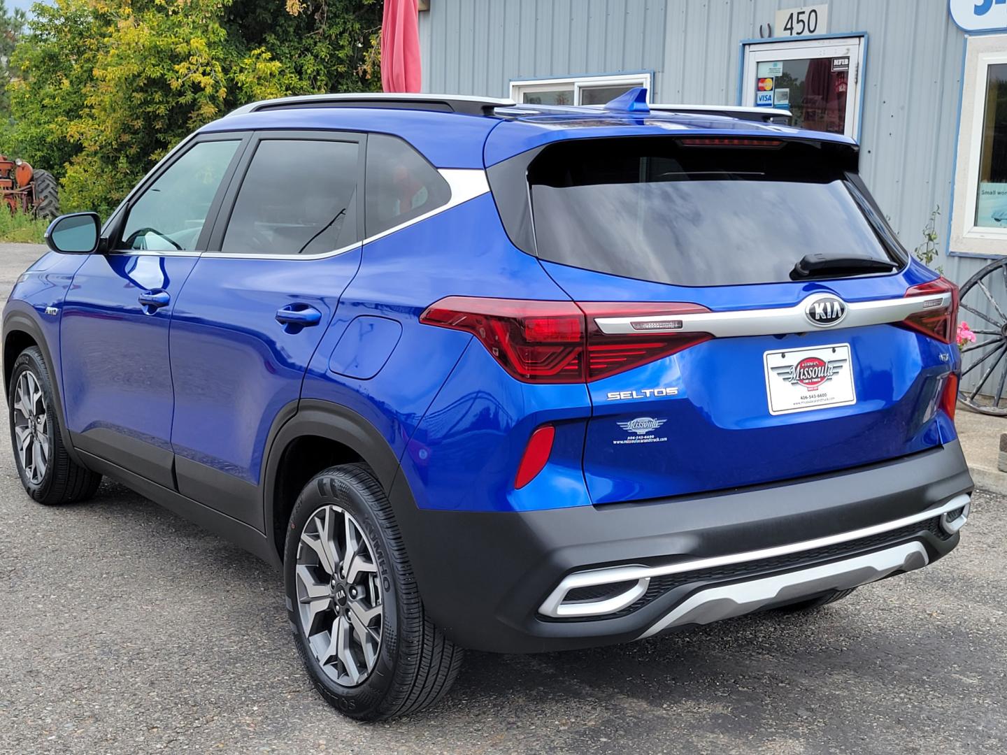 2021 Blue /White Kia Seltos EX (KNDERCAAXM7) with an 2.0L L4 DOHC 16V engine, CVT transmission, located at 450 N Russell, Missoula, MT, 59801, (406) 543-6600, 46.874496, -114.017433 - Photo#9