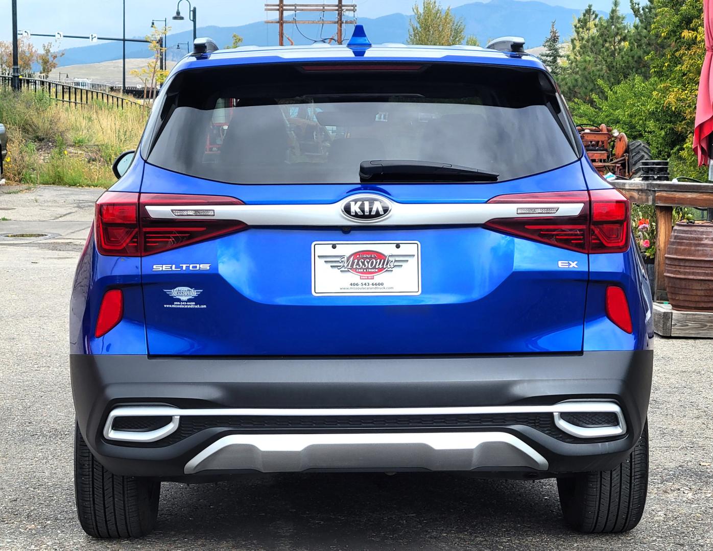 2021 Blue /White Kia Seltos EX (KNDERCAAXM7) with an 2.0L L4 DOHC 16V engine, CVT transmission, located at 450 N Russell, Missoula, MT, 59801, (406) 543-6600, 46.874496, -114.017433 - Photo#7