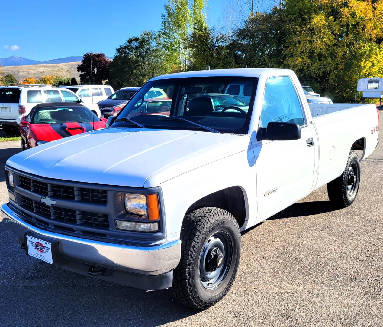 1998 White Chevrolet C/K 1500 Reg. Cab 8-ft. Bed 4WD (1GCEK14R5WZ) with an 5.7L V8 OHV 16V engine, Automatic transmission, located at 450 N Russell, Missoula, MT, 59801, (406) 543-6600, 46.874496, -114.017433 - Photo#9