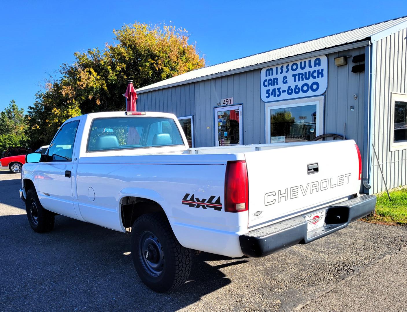 1998 White Chevrolet C/K 1500 Reg. Cab 8-ft. Bed 4WD (1GCEK14R5WZ) with an 5.7L V8 OHV 16V engine, Automatic transmission, located at 450 N Russell, Missoula, MT, 59801, (406) 543-6600, 46.874496, -114.017433 - Photo#7