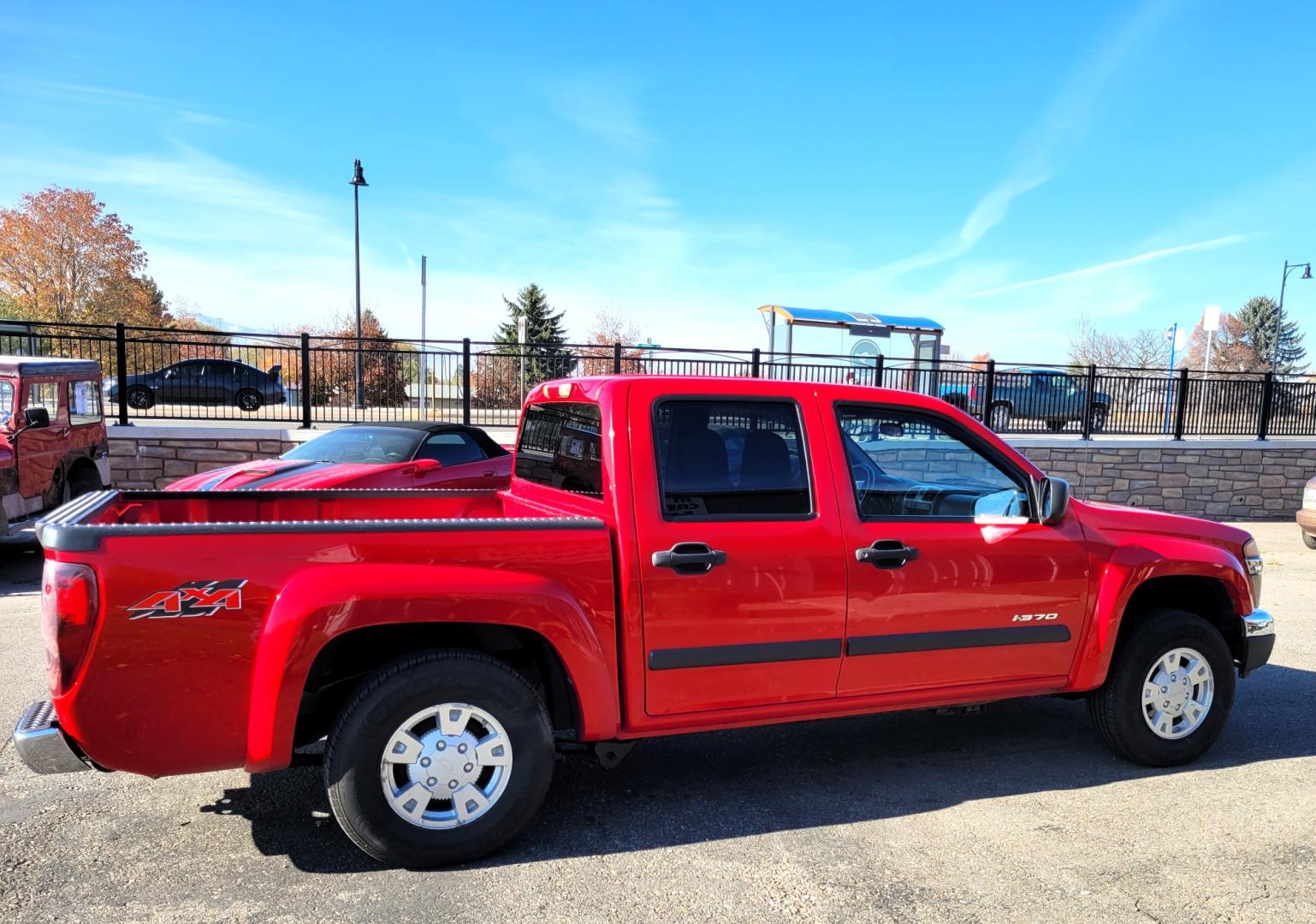 2007 Red /Black Isuzu Truck i-370 Crew Cab LS 4WD (1GGDT13E678) with an 3.7L L5 DOHC 20V engine, 4-Speed Automatic transmission, located at 450 N Russell, Missoula, MT, 59801, (406) 543-6600, 46.874496, -114.017433 - Nice little pickup. 4 Wheel Drive. Automatic Transmission. Air. cruise. Tilt. Power Windows and Locks. Does have an ABS Light on, - Photo#4