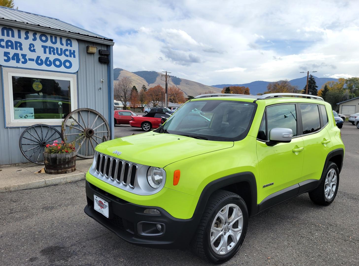 2017 Hyper Green /Black Jeep Renegade Limited 4WD (ZACCJBDB9HP) with an 2.4L L4 DOHC 16V engine, 9A transmission, located at 450 N Russell, Missoula, MT, 59801, (406) 543-6600, 46.874496, -114.017433 - 4 Wheel Drive. Automatic Transmission. Heated Leather Seats. Power Drivers Seat. Power Moon Roof. Air. Cruise. Tilt. Navigation. AM FM XM. Power Windows and Locks. Heated Steering Wheel. - Photo#1