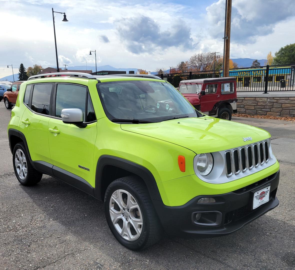 2017 Hyper Green /Black Jeep Renegade Limited 4WD (ZACCJBDB9HP) with an 2.4L L4 DOHC 16V engine, 9A transmission, located at 450 N Russell, Missoula, MT, 59801, (406) 543-6600, 46.874496, -114.017433 - 4 Wheel Drive. Automatic Transmission. Heated Leather Seats. Power Drivers Seat. Power Moon Roof. Air. Cruise. Tilt. Navigation. AM FM XM. Power Windows and Locks. Heated Steering Wheel. - Photo#3