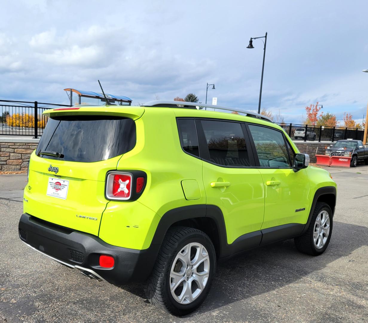 2017 Hyper Green /Black Jeep Renegade Limited 4WD (ZACCJBDB9HP) with an 2.4L L4 DOHC 16V engine, 9A transmission, located at 450 N Russell, Missoula, MT, 59801, (406) 543-6600, 46.874496, -114.017433 - 4 Wheel Drive. Automatic Transmission. Heated Leather Seats. Power Drivers Seat. Power Moon Roof. Air. Cruise. Tilt. Navigation. AM FM XM. Power Windows and Locks. Heated Steering Wheel. - Photo#5