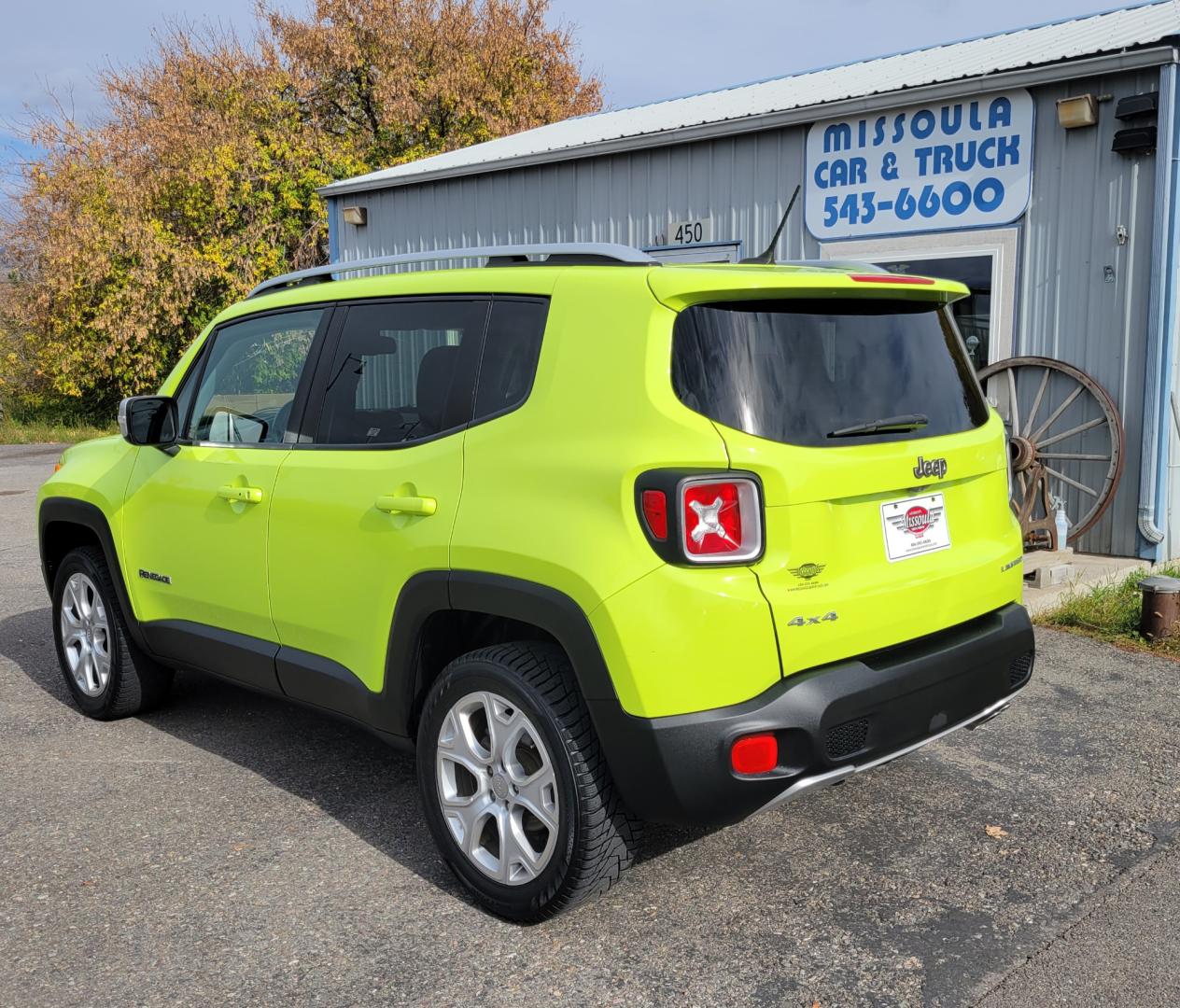 2017 Hyper Green /Black Jeep Renegade Limited 4WD (ZACCJBDB9HP) with an 2.4L L4 DOHC 16V engine, 9A transmission, located at 450 N Russell, Missoula, MT, 59801, (406) 543-6600, 46.874496, -114.017433 - 4 Wheel Drive. Automatic Transmission. Heated Leather Seats. Power Drivers Seat. Power Moon Roof. Air. Cruise. Tilt. Navigation. AM FM XM. Power Windows and Locks. Heated Steering Wheel. - Photo#7