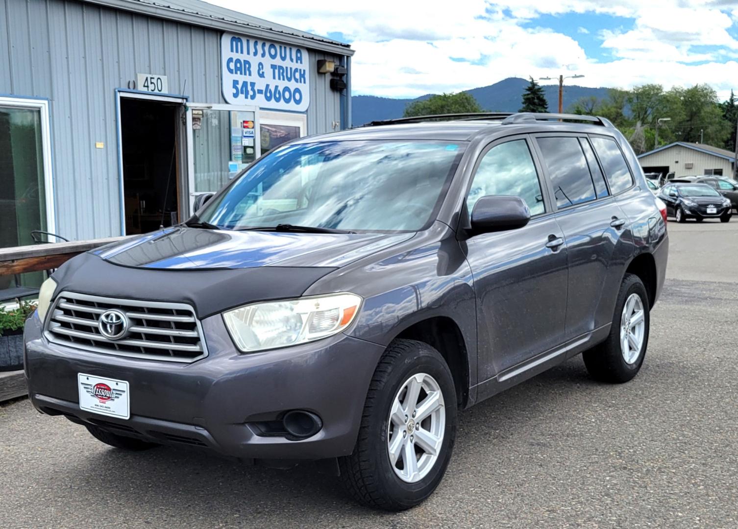 2008 Grey /Tan Toyota Highlander (JTEES41A782) with an 3.5L V6 engine, 5 Speed Automatic transmission, located at 450 N Russell, Missoula, MT, 59801, (406) 543-6600, 46.874496, -114.017433 - 3.5L V6 Engine. 4 Wheel Drive. 5 Speed Automatic Transmission. 3rd Row Seating. Power Windows and Locks. Air. Cruise. Tilt. AM FM CD Player - Photo#0