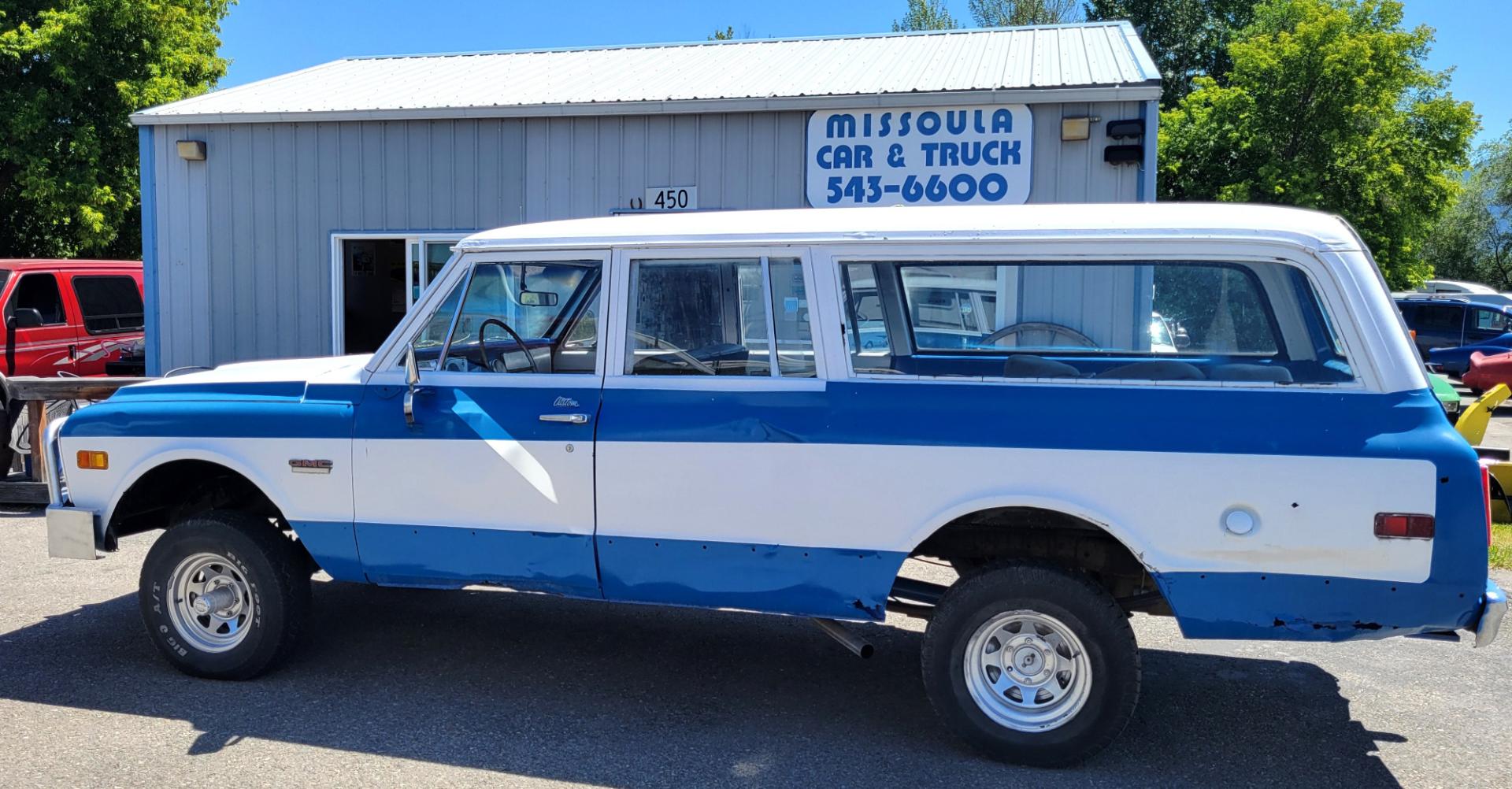 1968 Blue /Brown GMC Suburban (KE10LZB1477) with an 350 V8 engine, 4 Speed Manual transmission, located at 450 N Russell, Missoula, MT, 59801, (406) 543-6600, 46.874496, -114.017433 - RARE 3 Door Suburban 4WD. Project Vehicle. Runs and Drives well. Body and Interior are rough. 350 V8. 4 Speed manual Transmission. Financing is NOT available on this vehicle. - Photo#0