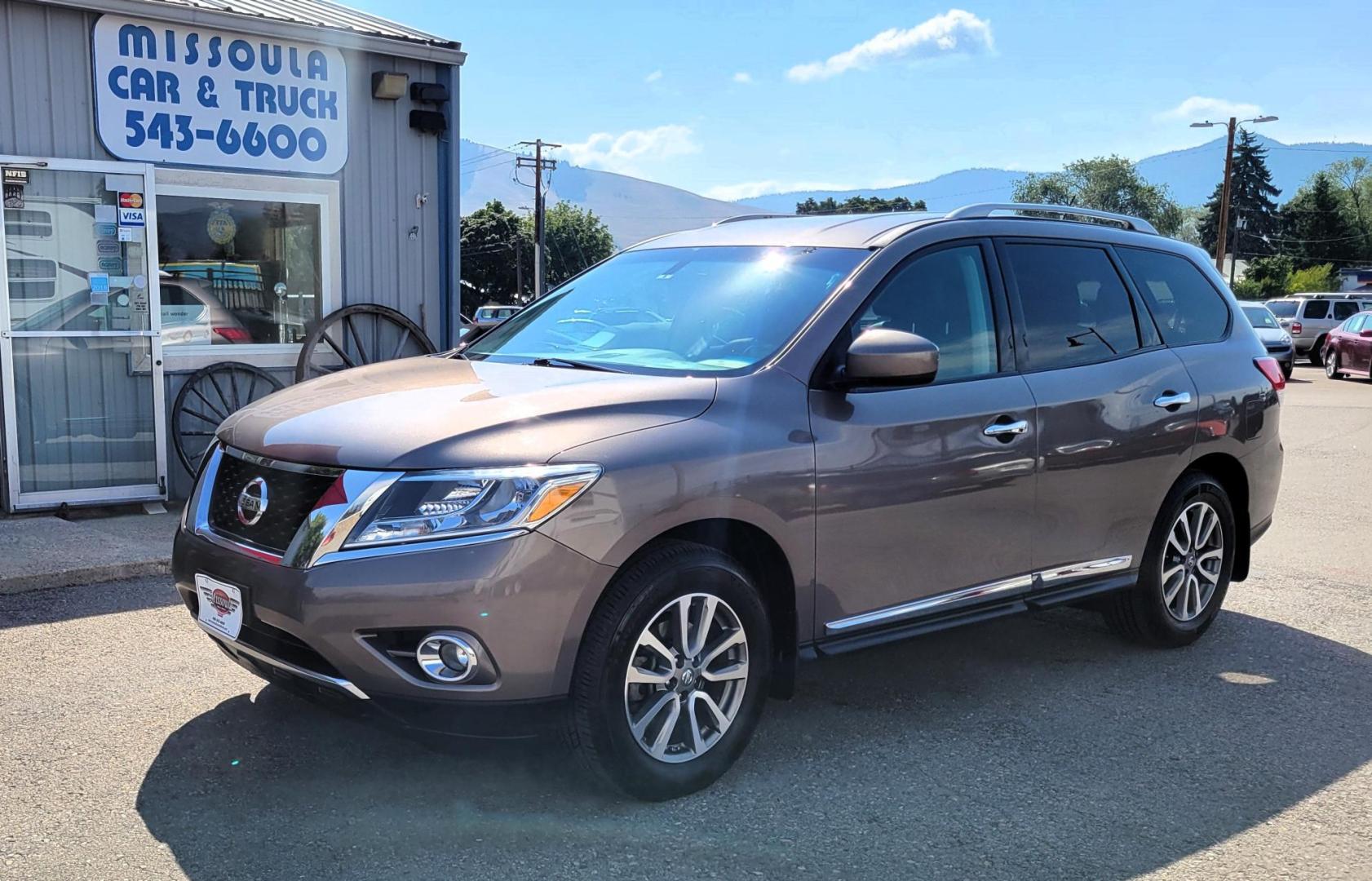 2014 Grey /Black Nissan Pathfinder S 4WD (5N1AR2MM8EC) with an 3.5L V6 DOHC 24V engine, Continuously Variable Transmission transmission, located at 450 N Russell, Missoula, MT, 59801, (406) 543-6600, 46.874496, -114.017433 - Photo#0