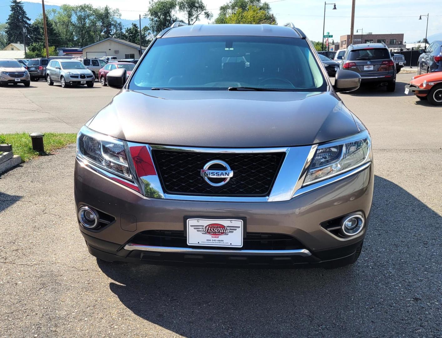 2014 Grey /Black Nissan Pathfinder S 4WD (5N1AR2MM8EC) with an 3.5L V6 DOHC 24V engine, Continuously Variable Transmission transmission, located at 450 N Russell, Missoula, MT, 59801, (406) 543-6600, 46.874496, -114.017433 - Photo#2