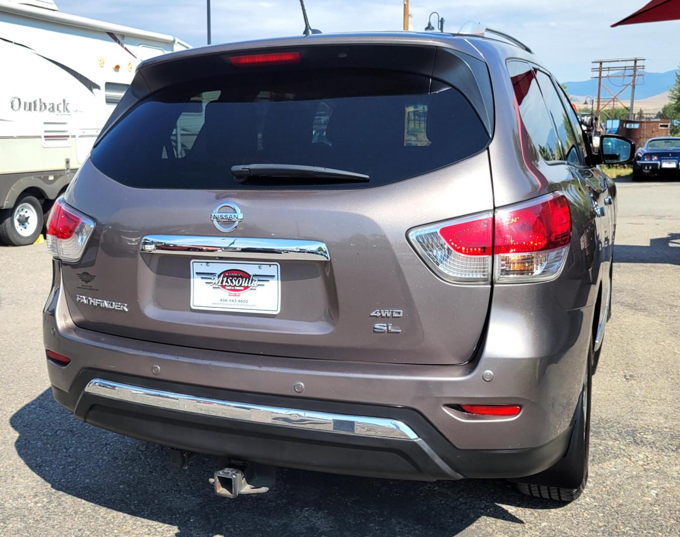 2014 Grey /Black Nissan Pathfinder S 4WD (5N1AR2MM8EC) with an 3.5L V6 DOHC 24V engine, Continuously Variable Transmission transmission, located at 450 N Russell, Missoula, MT, 59801, (406) 543-6600, 46.874496, -114.017433 - Photo#4