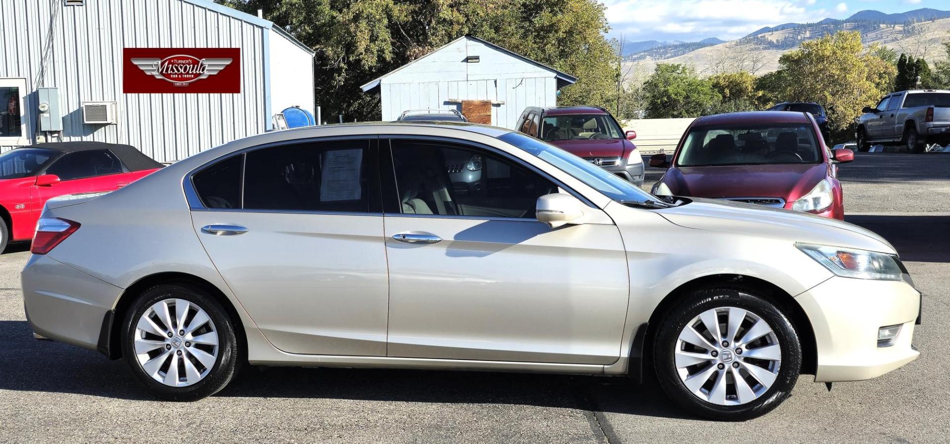 2013 Gold /Tan Honda Accord EX-L V6 Sedan AT (1HGCR3F81DA) with an 3.5L V6 SOHC 24V engine, 6-Speed Automatic transmission, located at 450 N Russell, Missoula, MT, 59801, (406) 543-6600, 46.874496, -114.017433 - Photo#5