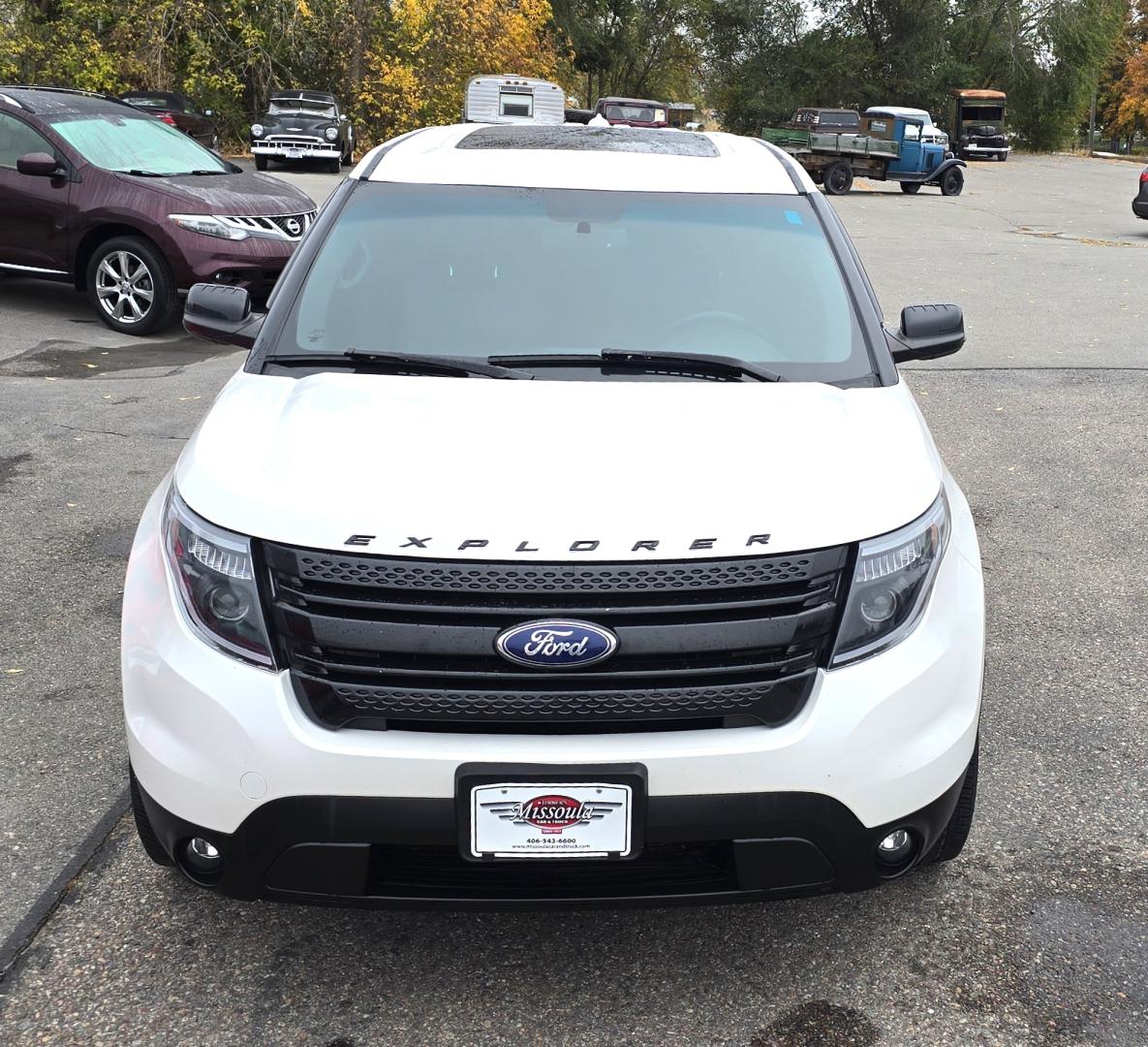 2014 White /Black Ford Explorer XLT 4WD (1FM5K8D80EG) with an 3.5L V6 DOHC 24V engine, 6-Speed Automatic transmission, located at 450 N Russell, Missoula, MT, 59801, (406) 543-6600, 46.874496, -114.017433 - Clean SUV 4WD. 3.5l v6. Automatic. 3rd Row Seating. Power Sunroof. Power Leather Seats. Heated Front Seats. Air. Cruise. Tilt. Power Windows and Locks. AM fM XM CD. - Photo#2