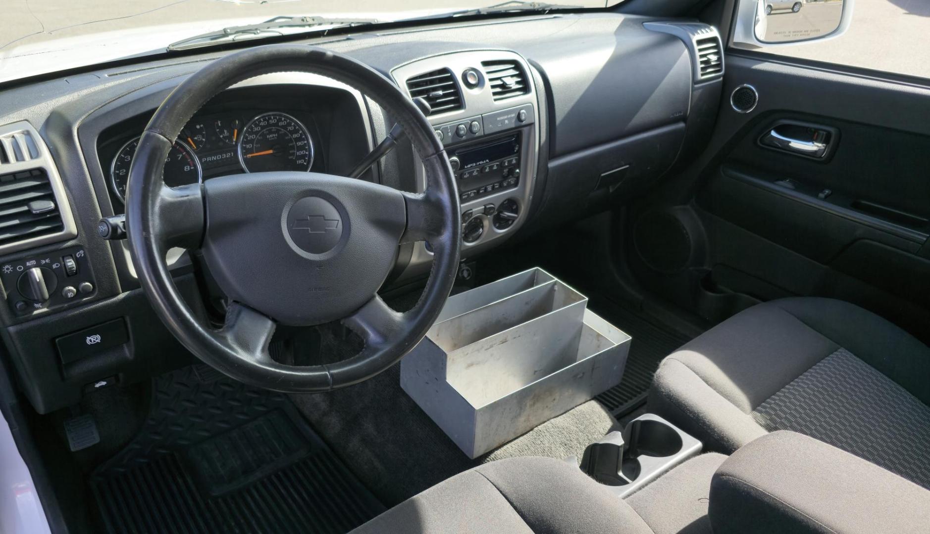 2012 White /Black Chevrolet Colorado Work Truck Ext. Cab 4WD (1GCJTBF95C8) with an 2.9L L4 DOHC 16V engine, Automatic transmission, located at 450 N Russell, Missoula, MT, 59801, (406) 543-6600, 46.874496, -114.017433 - Photo#13