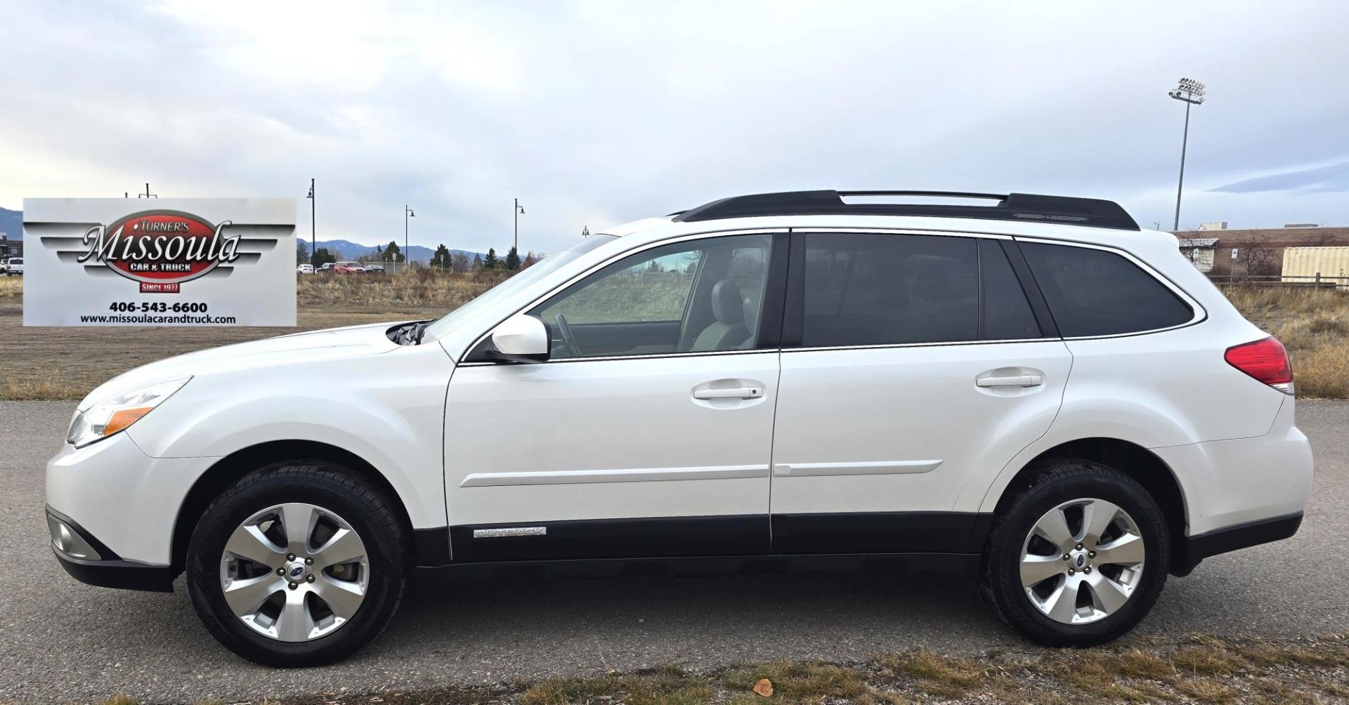 2012 White /White Subaru Outback 3.6R Limited (4S4BRDLCXC2) with an 3.6L H6 DOHC 24V engine, 5-Speed Automatic transmission, located at 450 N Russell, Missoula, MT, 59801, (406) 543-6600, 46.874496, -114.017433 - Hard to Find Outback AWD with the H6 3.6L Engine. Automatic Transmission. Air. Cruise Tilt. Power windows and Locks. Backup Camera. Bluetooth Audio and Phone. Power Sunroof. Heated Seats. - Photo#5