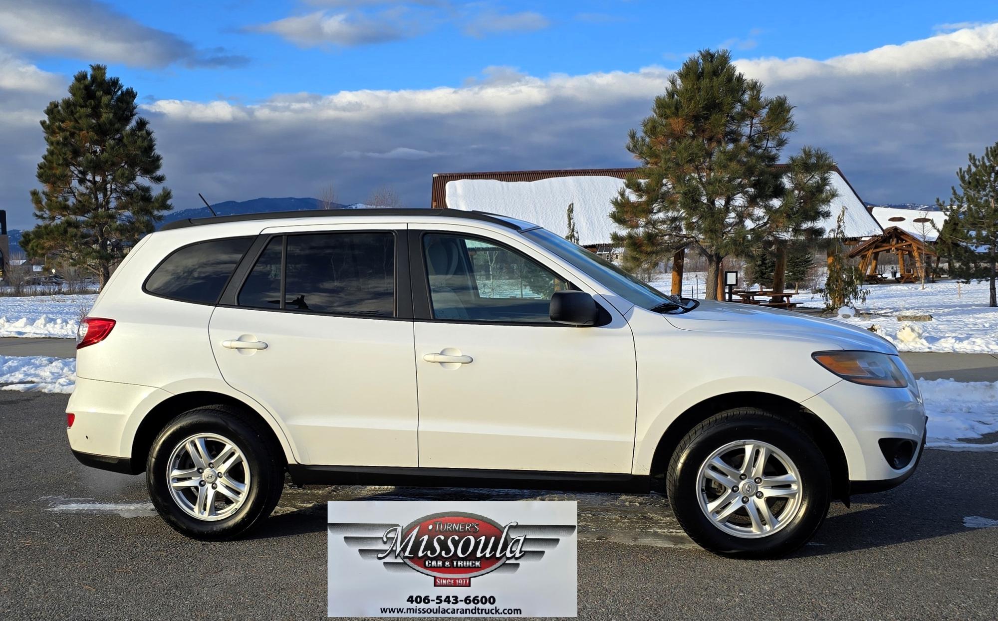 photo of 2011 Hyundai Santa Fe GLS 3.5 AWD Low Miles!