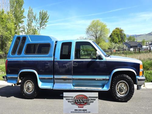 1994 Chevrolet C/K 1500 Ext. Cab Rare 5 speed 4WD with Topper