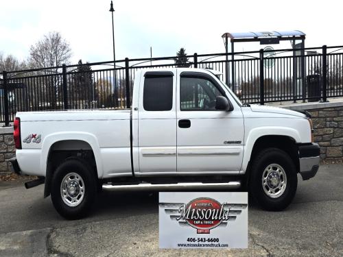 2004 Chevrolet Silverado 2500HD 4WD RARE 8.1 Engine on 64K Miles