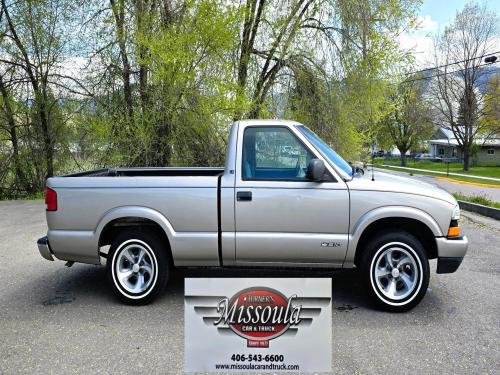 2000 Chevrolet S10 Pickup Long Bed 2WD only 90K Miles!