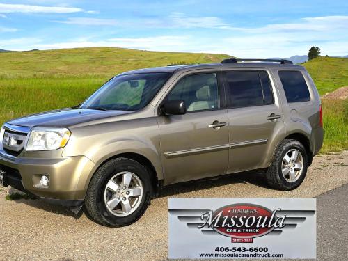 2011 Honda Pilot EX-L 4WD w/ 3rd Row Seats.