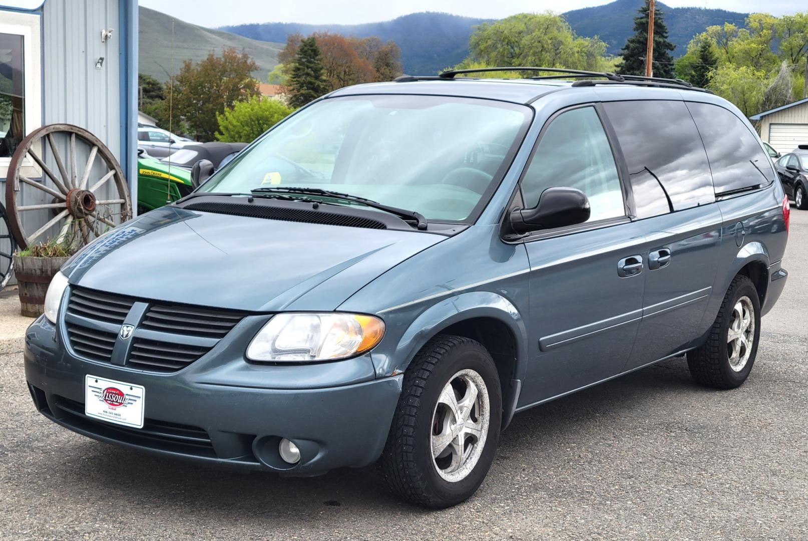 2006 Sage /Grey Cloth Dodge Grand Caravan SXT (2D4GP44L56R) with an 3.8L V6 SFI engine, 4 Speed Automatic transmission, located at 450 N Russell, Missoula, MT, 59801, (406) 543-6600, 46.874496, -114.017433 - Great running FWD Minivan. Only 103K Miles. 2 Sets of Tires and Wheels (Winter and Summer) 3rd Row Seating. Front and Rear Air Conditioning. Cruise Control. 3.8L V6 Engine. Automatic Transmission. Power Windows and Locks. AM FM CD. - Photo#2