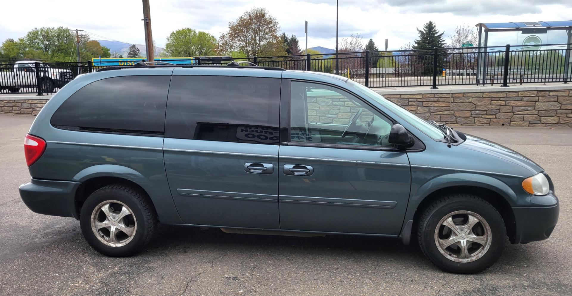 2006 Sage /Grey Cloth Dodge Grand Caravan SXT (2D4GP44L56R) with an 3.8L V6 SFI engine, 4 Speed Automatic transmission, located at 450 N Russell, Missoula, MT, 59801, (406) 543-6600, 46.874496, -114.017433 - Great running FWD Minivan. Only 103K Miles. 2 Sets of Tires and Wheels (Winter and Summer) 3rd Row Seating. Front and Rear Air Conditioning. Cruise Control. 3.8L V6 Engine. Automatic Transmission. Power Windows and Locks. AM FM CD. - Photo#5